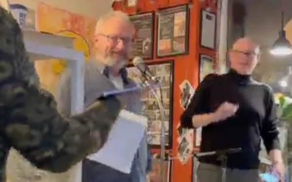 Øjeblik Sekund Nu. Dokumentation af et lille set på to digte.